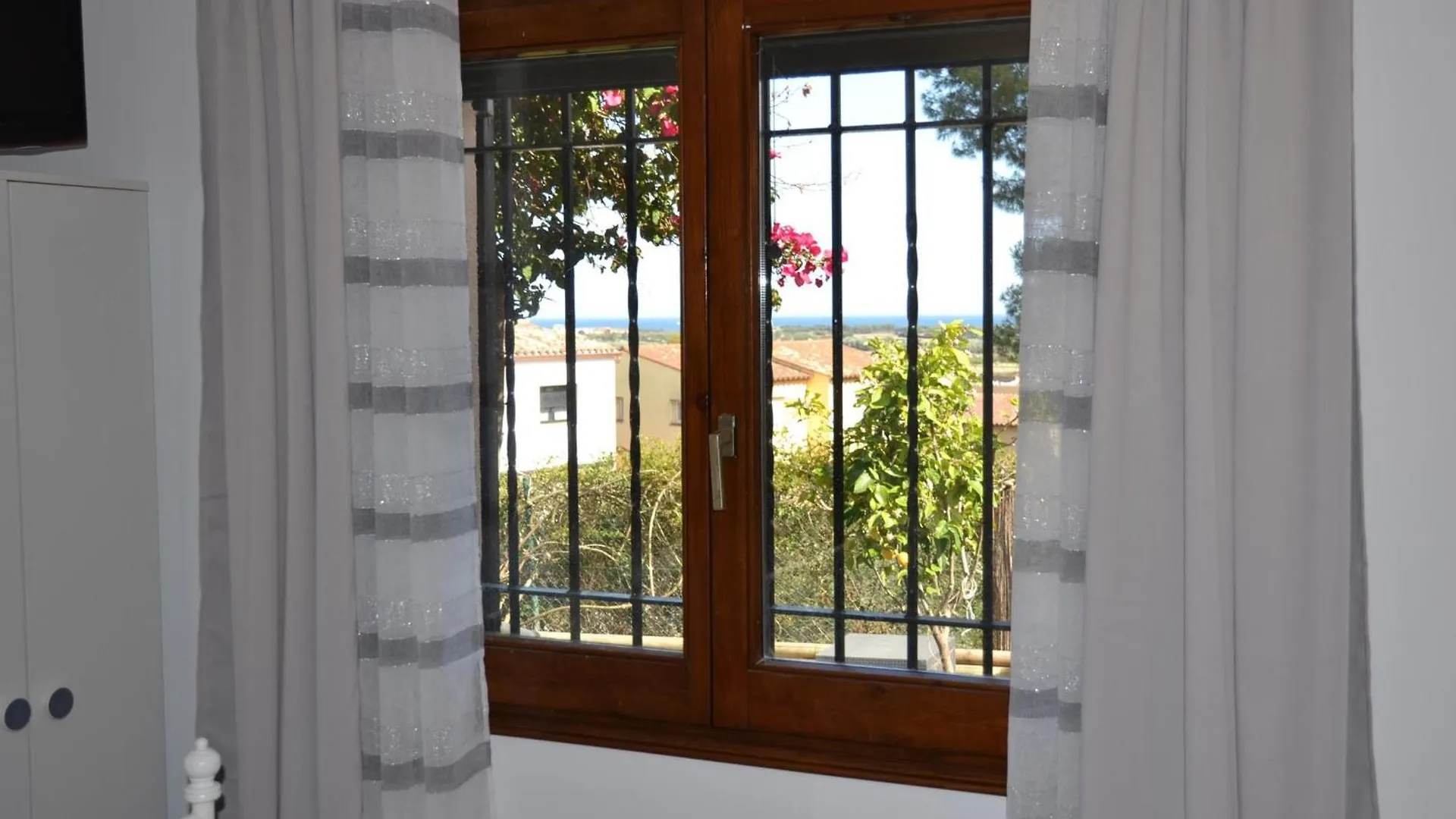 Vila Casa Acogedora Con Jardin Y Piscina En Zona Tranquila Cerca De La Playa En L'Estartit - Es-323-16