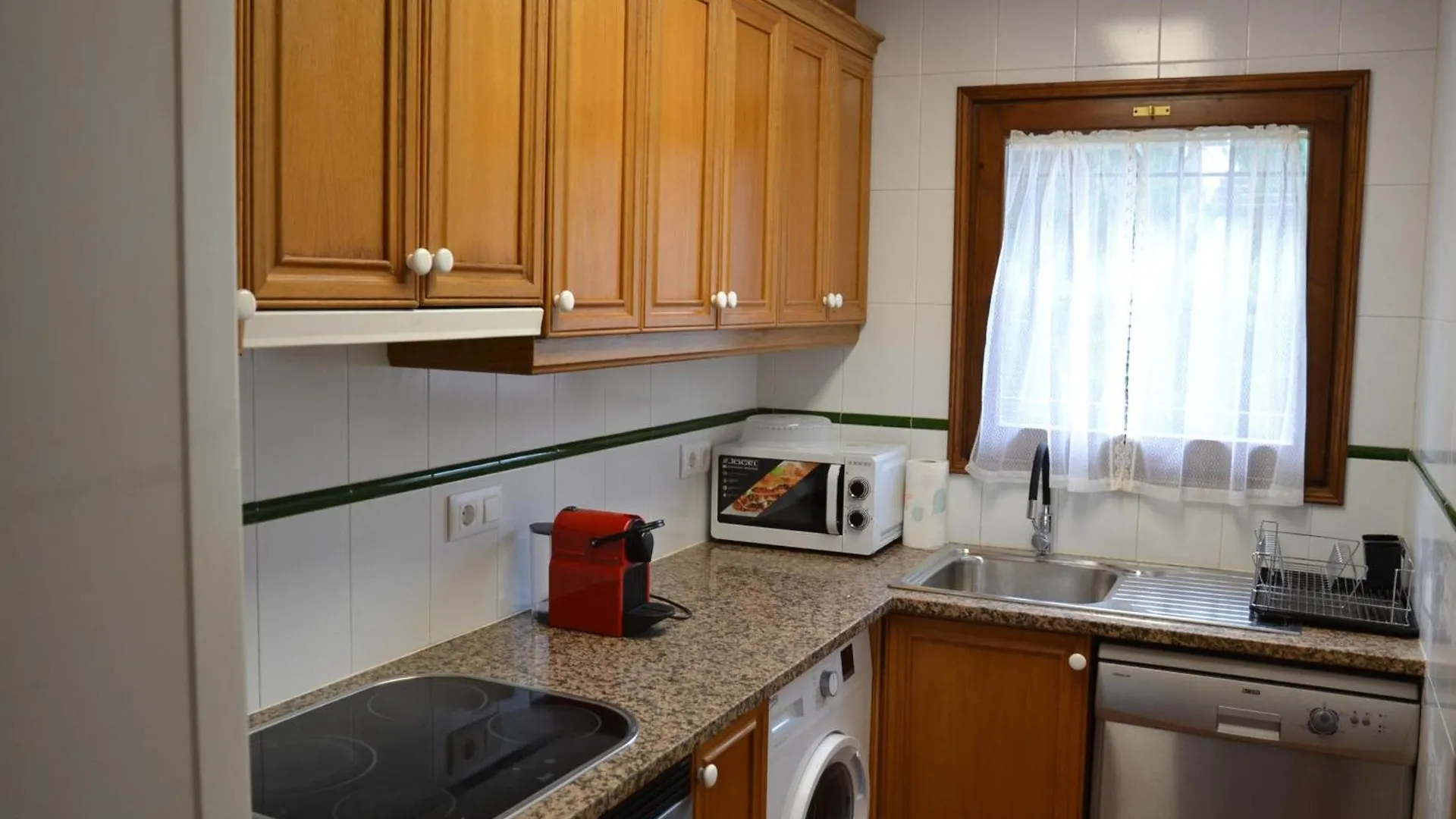 Vila Casa Acogedora Con Jardin Y Piscina En Zona Tranquila Cerca De La Playa En L'Estartit - Es-323-16 0*,  Španělsko